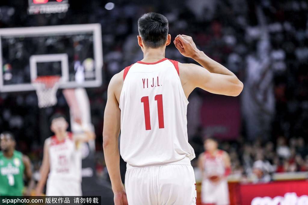 阿森纳2-0领先朗斯第24分钟，马丁内利左路弧线球兜射，门将将球扑倒萨卡身上，萨卡进球，阿森纳3-0领先朗斯第28分钟，马丁内利左路得球盘带内切，这次的兜射有了！